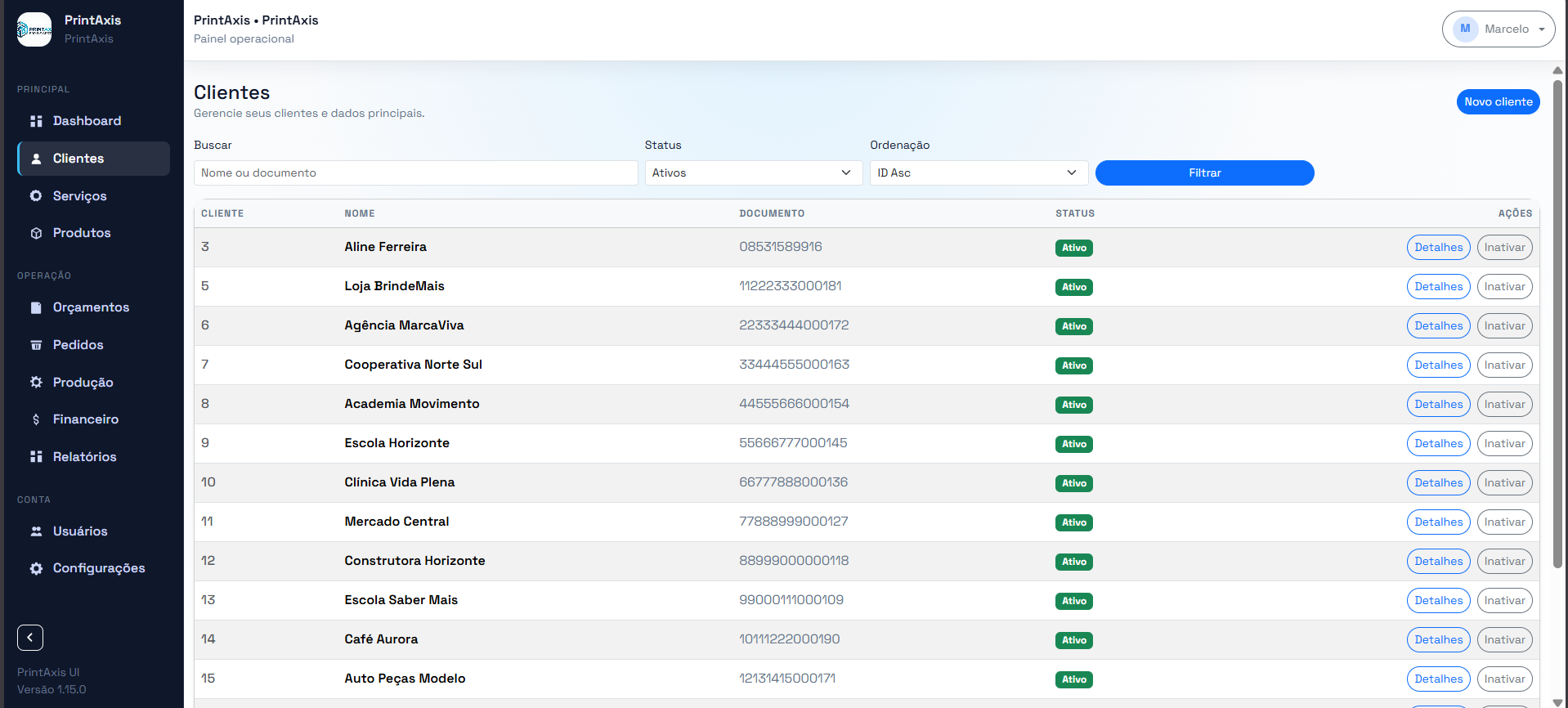 Tela de clientes do PrintAxis com busca, status e ações operacionais. (1 de 4)